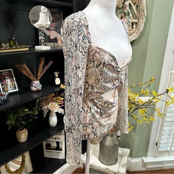 AFRM X Nordstrom Snake Skin Print Cut Out Bodysuit Size M - Picture 6 of 12